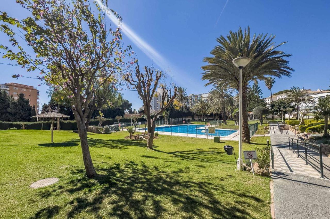 Apartamento Acogedor, Terraza, Piscina Y Mar Benalmádena Exterior foto